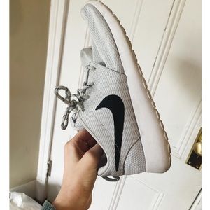 Nike Roche Gray Sneakers
